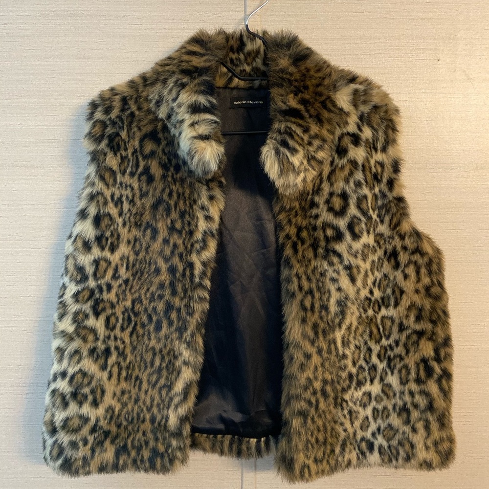Valerie Stevens Leopard Print Faux Fur Vest